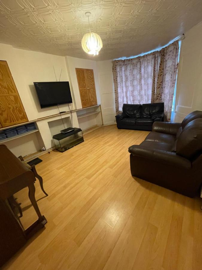 Habitación en casa particular Elmdene Road - Large Londres